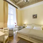 Hotel Cerny Slon 4*