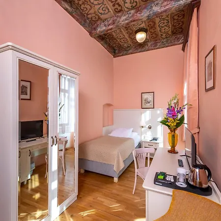 Cerny Slon Hotel 4*