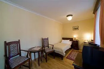 Ξενοδοχείο Cerny Slon 4*