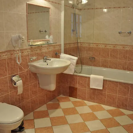 Cerny Slon Hotel