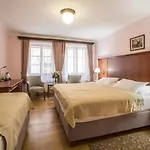 Hotell Cerny Slon 4*