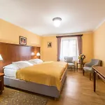 Cerny Slon Prag