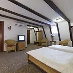 Cerny Slon Hotell